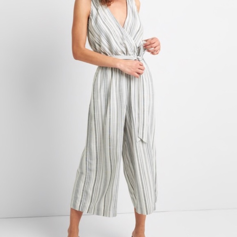 Gap crop length tie-waist jumpsuit, small tall